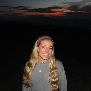 Meet your Posher, Abigail